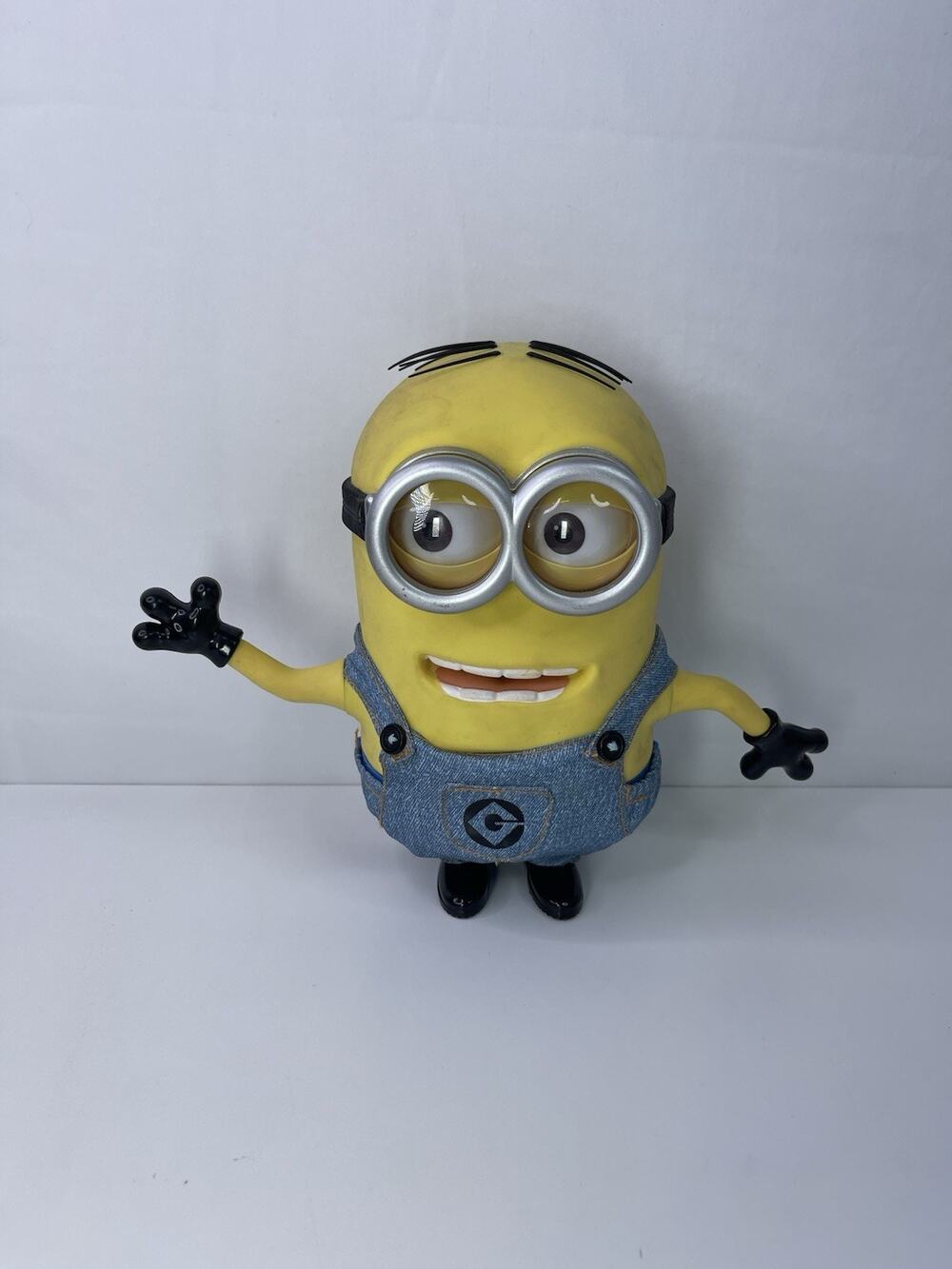 Thinkway Despicable Me Minion Dave Interactive Talking Rubber Skin Action Figure